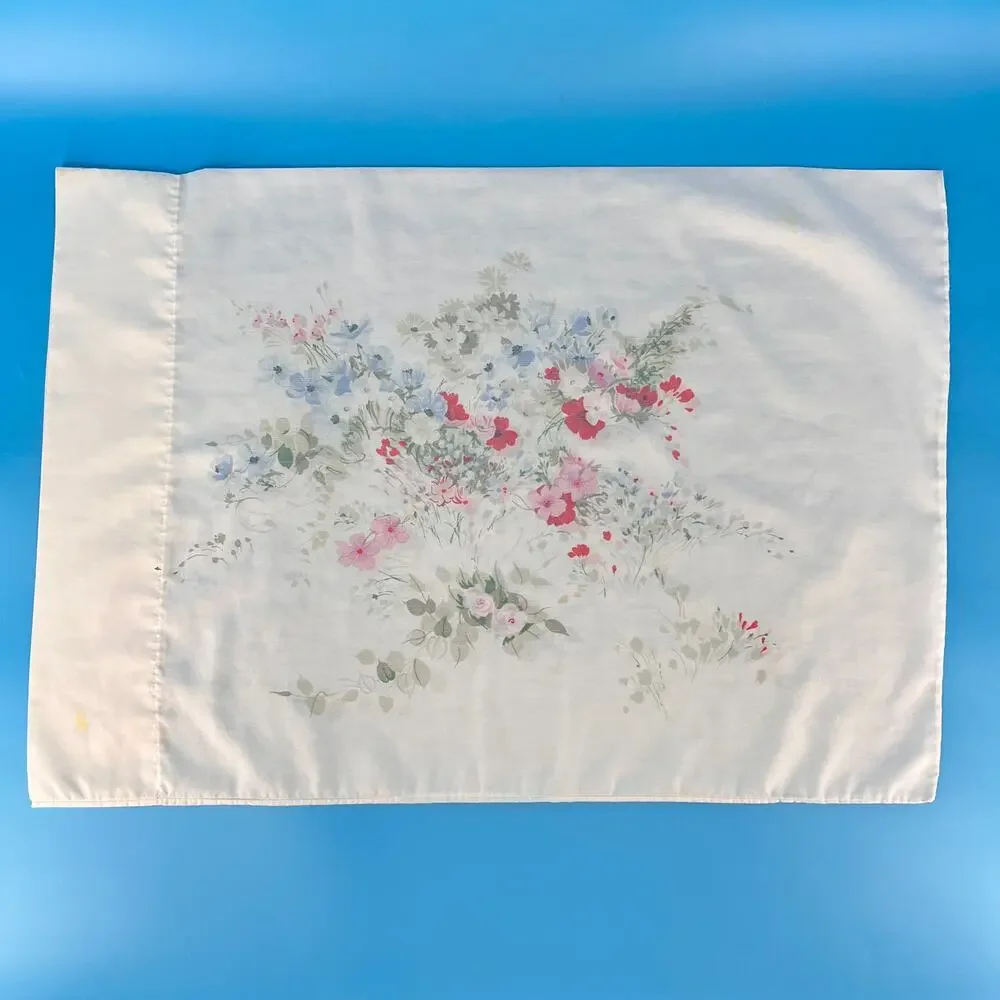 Vintage Cottagecore Floral Pillowcase Pastel 70s 1970s ShabbyChic Farmhouse